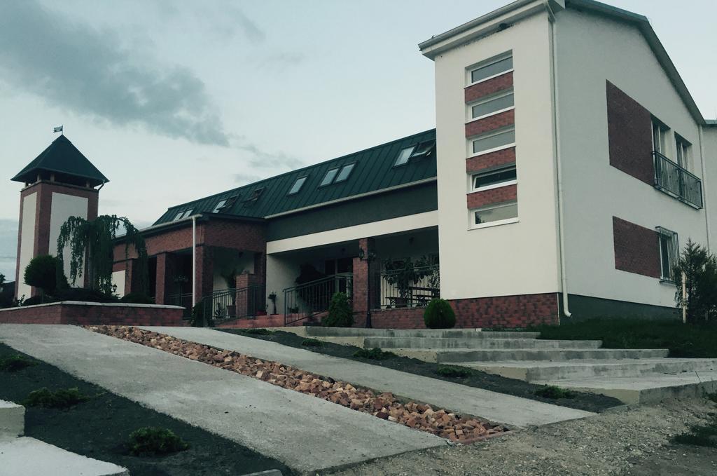 Guest House Hodus Vydrany Exterior foto