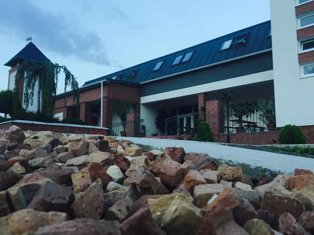 Guest House Hodus Vydrany Exterior foto